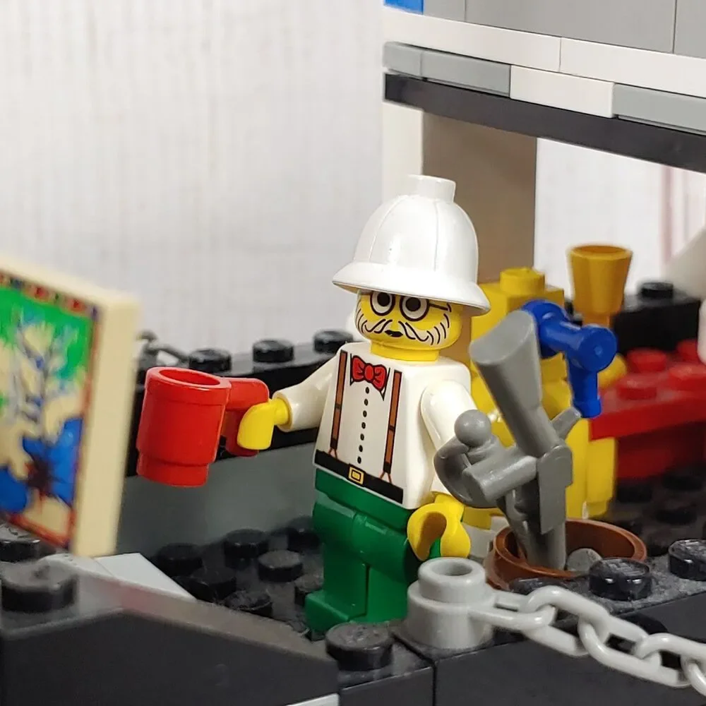 99% Complete - LEGO Adventurers: Jungle: River Expedition Set 5976 - FEW Missing